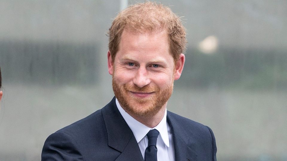 Aquí está el secreto del príncipe Harry para poner a dormir al bebé Lilibet: tiene un ‘toque mágico’