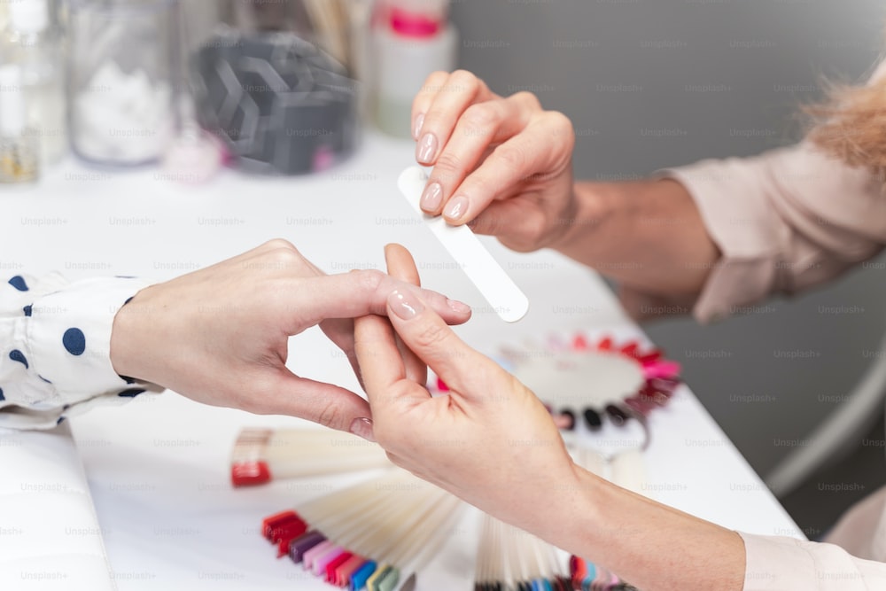 Los Mejores Esmaltes Semipermanentes Profesionales: Un Análisis Profundo